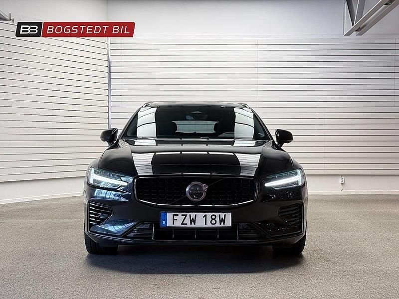 Begagnad Volvo V60 Plus 253 HK (186 kW) 2023 Svart Kombi