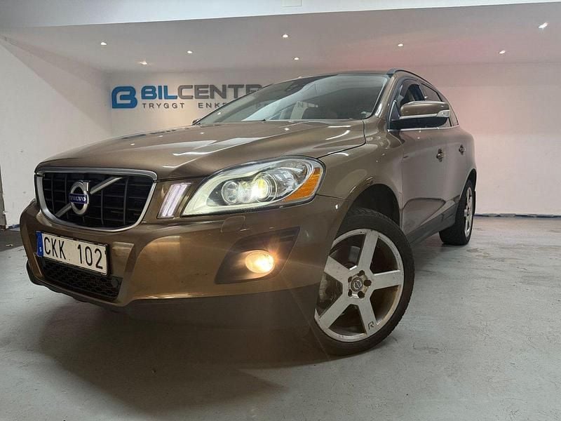 Brun Begagnad 2010 Volvo XC60 Momentum SUV | 79 900 kr (Bra pris) - Bild 1/4