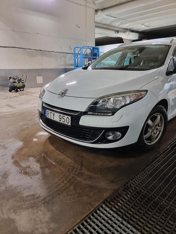 Begagnad 2013 Renault Mégane III | 39 900 kr (Marknadspris) - Bild 1/4
