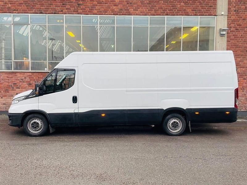 Begagnad Iveco Daily 156 HK (114 kW) 2023 Vit Van