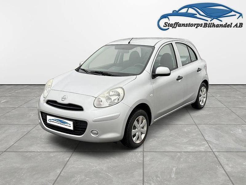 Silver Begagnad 2011 Nissan Micra Halvkombi | 32 000 kr (Bra pris) - Bild 1/4