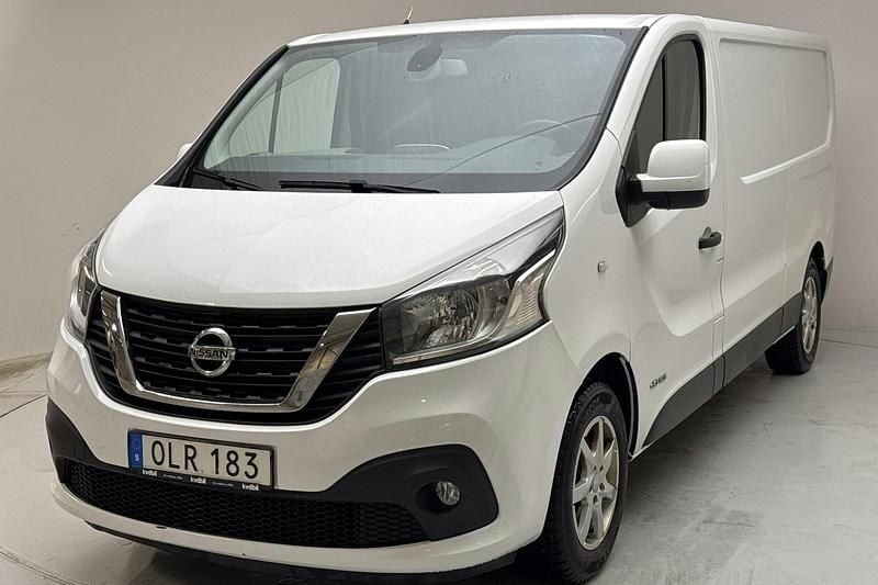 Vit Begagnad 2017 Nissan NV300 Van | 119 000 kr (Bra pris) - Bild 1/4
