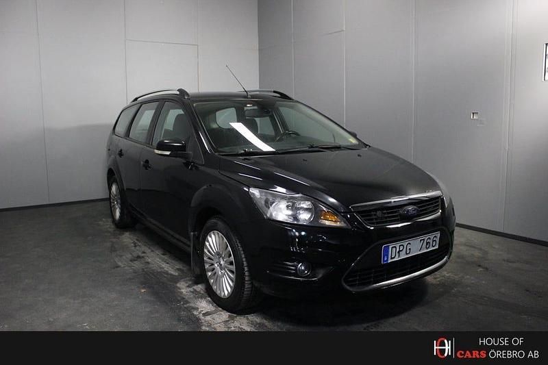 Svart Begagnad 2009 Ford Focus Titanium Kombi | 32 900 kr (Marknadspris) - Bild 1/4