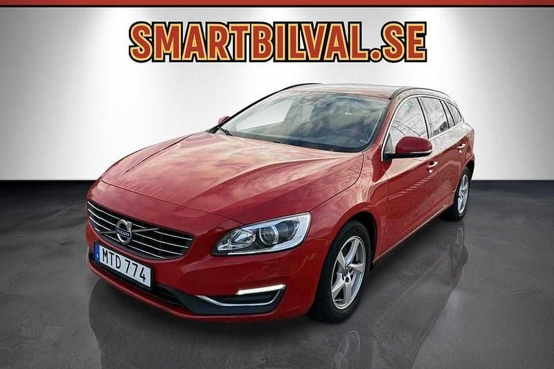 Röd Begagnad 2015 Volvo V60 Momentum Kombi | 119 900 kr (Marknadspris) - Bild 1/4