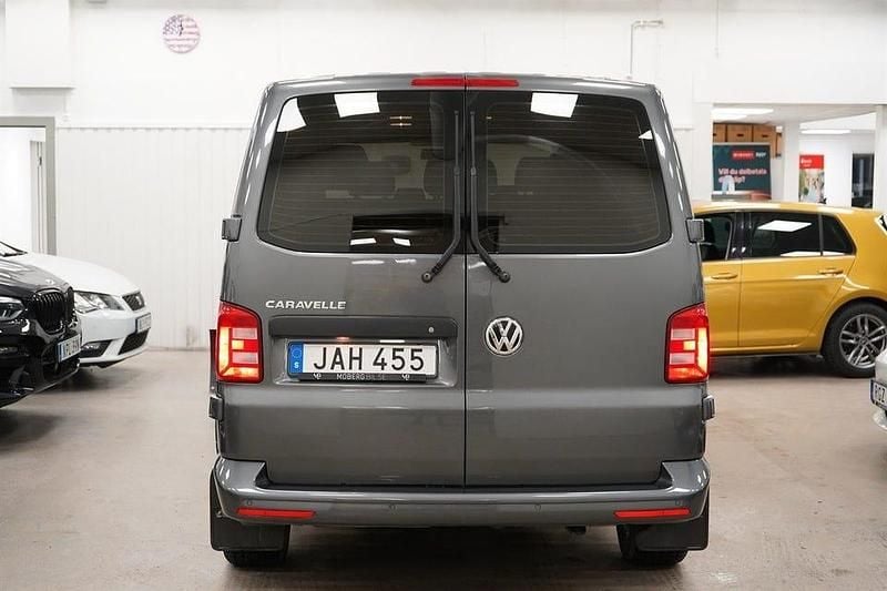 Begagnad VW Caravelle 150 HK (110 kW) 2018 Grå Minibuss
