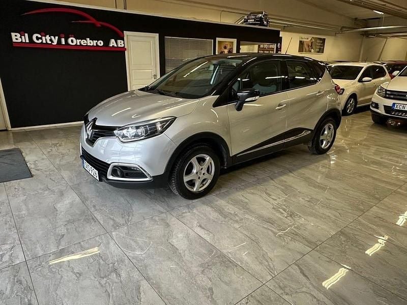 Flerfärgad Begagnad 2015 Renault Captur SUV | 79 900 kr (Marknadspris) - Bild 1/4