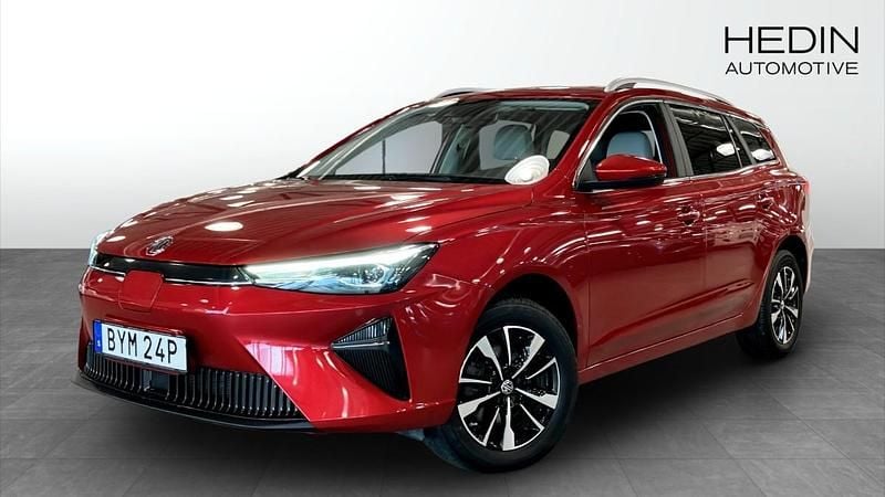 Röd (red) Begagnad 2022 MG MG5 EV Comfort Kombi | 209 900 kr - Bild 1/4