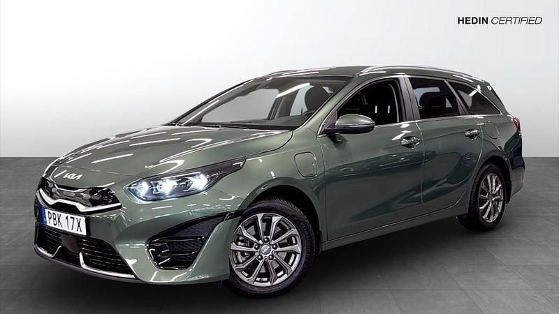 Grön (green) Begagnad 2024 Kia Ceed Sportswagon Kombi | 299 900 kr (Dyr) - Bild 1/4