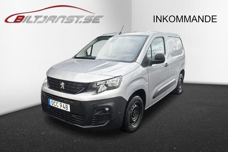 Grå Begagnad 2022 Peugeot Partner Van | 169 875 kr (Marknadspris) - Bild 1/4