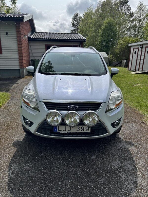 Vit Begagnad 2011 Ford Kuga Titanium SUV | 86 500 kr (Bra pris) - Bild 1/4