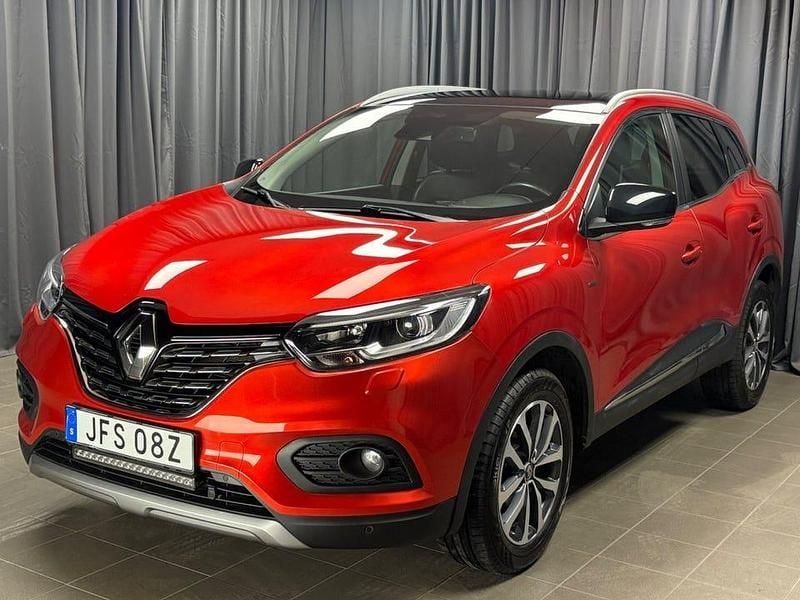 Röd Begagnad 2020 Renault Kadjar LIMITED SUV | 149 900 kr (Marknadspris) - Bild 1/4