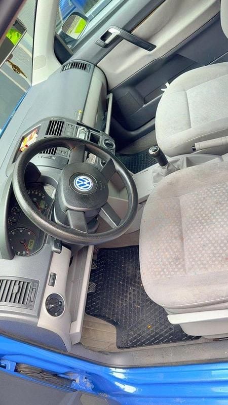 Blå Begagnad 2003 VW Polo Basis Halvkombi | 14 000 kr (Marknadspris) - Bild 1/4