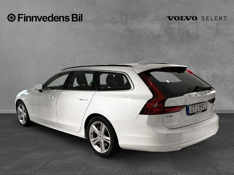 Begagnad Volvo V90 Core 200 HK (147 kW) 2024 Vit Kombi