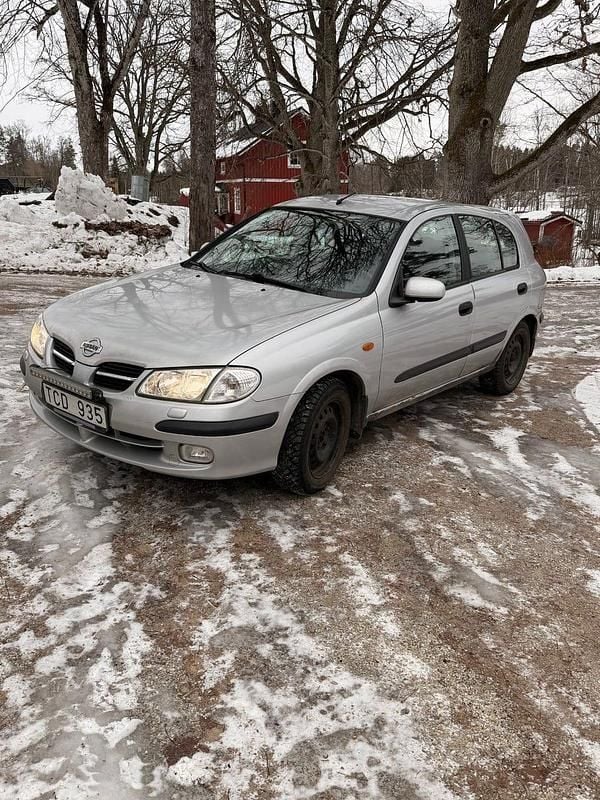 Begagnad Nissan Almera 114 HK (83 kW) 2002