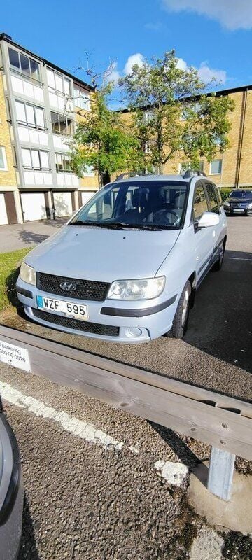 Grå Begagnad 2006 Hyundai Matrix Minibuss | 21 000 kr (Lite dyr) - Bild 1/3