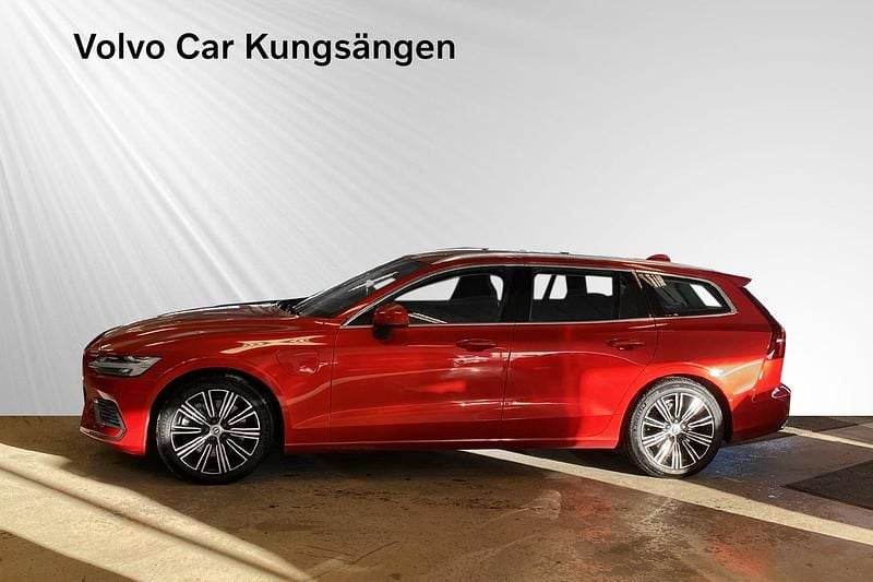 Begagnad Volvo V60 Inscription 340 HK (250 kW) 2021 Röd Kombi