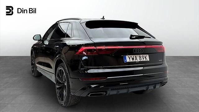 Begagnad Audi Q8 Premium 489 HK (359 kW) 2025 Svart SUV