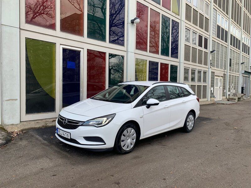 Vit Begagnad 2017 Opel Astra Kombi | 129 900 kr (Marknadspris) - Bild 1/4