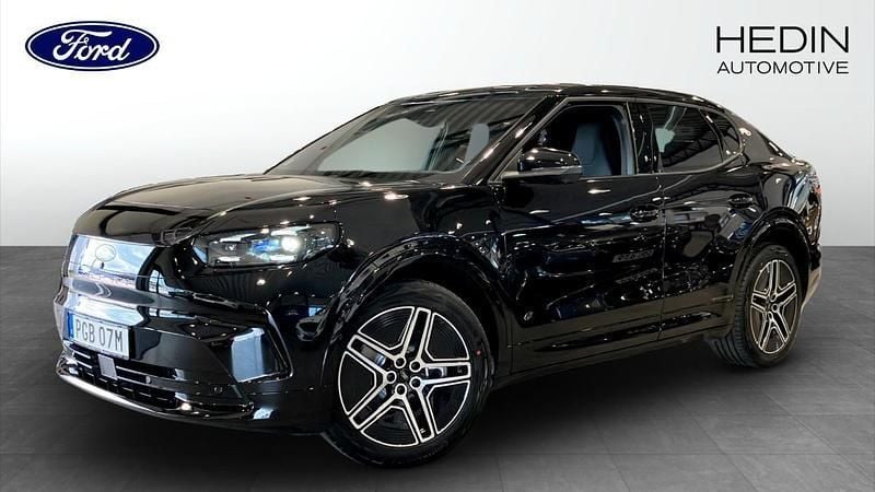 Svart (black) Begagnad 2025 Ford Capri Premium Sportkupé | 623 000 kr (Marknadspris) - Bild 1/4
