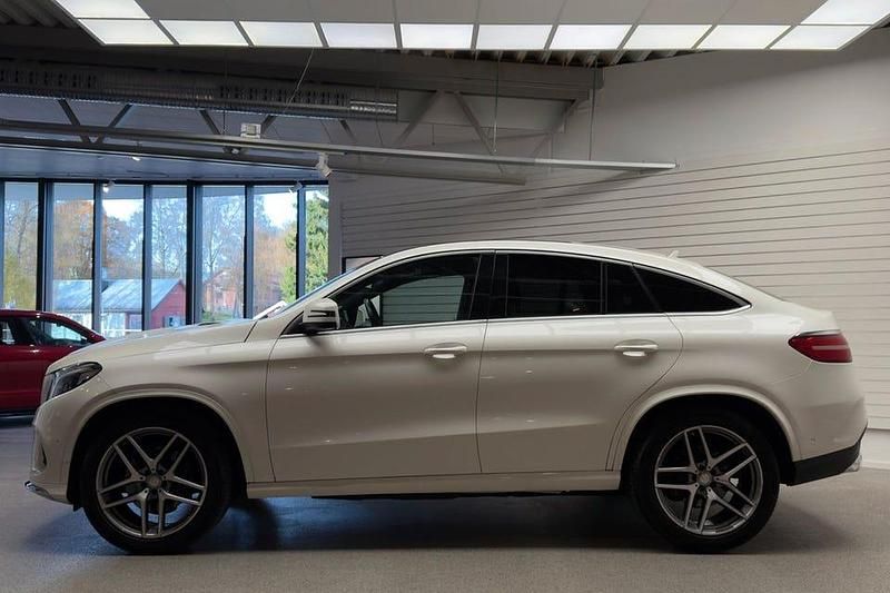 Begagnad Mercedes GLE350 AMG line 258 HK (189 kW) 2019 Vit (designo diamantvit) Sportkupé