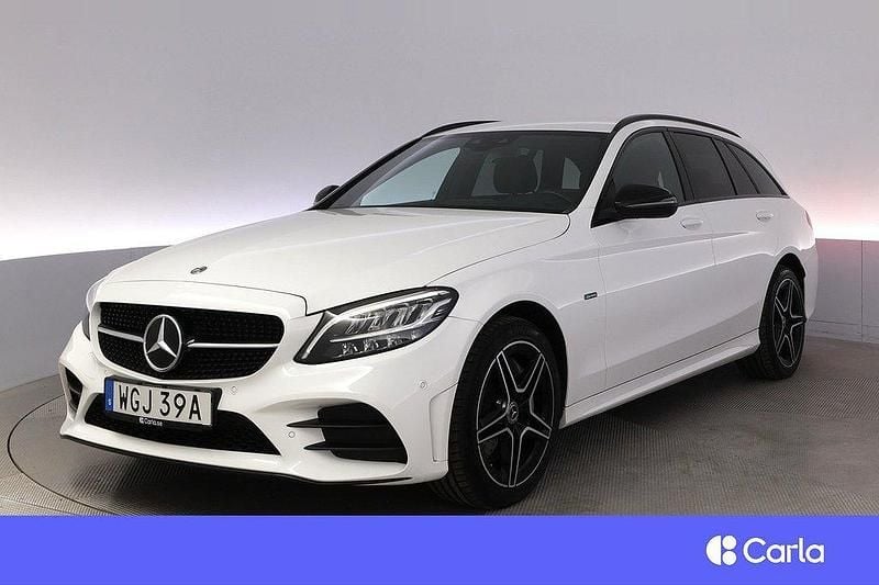 Vit Begagnad 2021 Mercedes C300e AMG Kombi | 314 900 kr (Superpris) - Bild 1/4