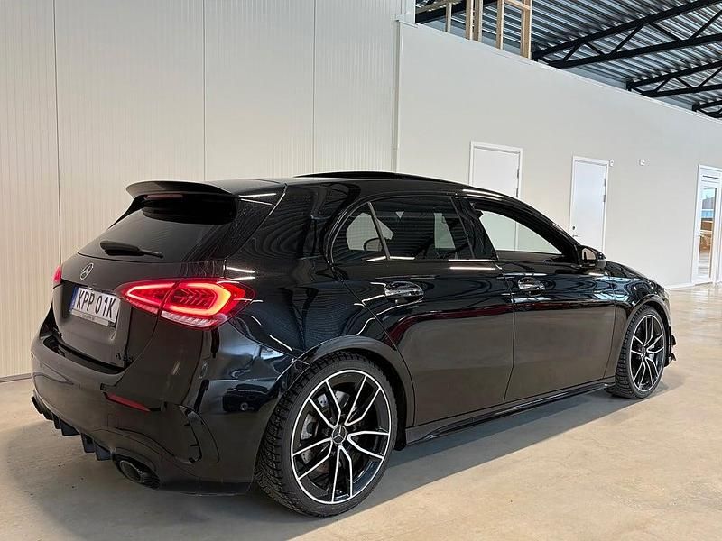 Begagnad Mercedes A35 AMG AMG 306 HK (225 kW) 2022 Svart Halvkombi