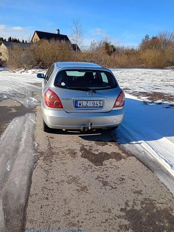Begagnad Nissan Almera 116 HK (85 kW) 2005 Silver