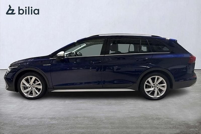 Begagnad VW Golf Alltrack 190 HK (139 kW) 2022 Mörkblå Kombi