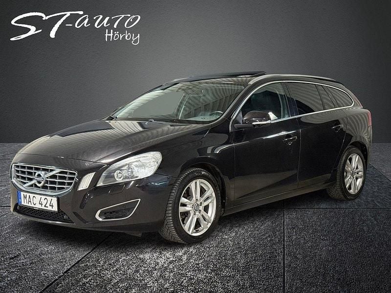Svart Begagnad 2011 Volvo V60 Summum Kombi | 89 900 kr (Dyr) - Bild 1/4