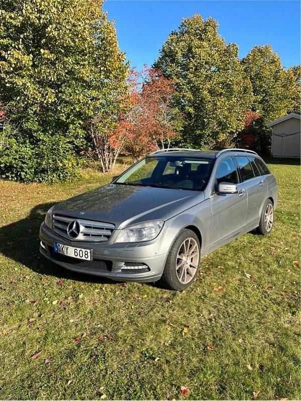 Silver Begagnad 2011 Mercedes C220 Avantgarde Kombi | 49 000 kr (Bra pris) - Bild 1/4