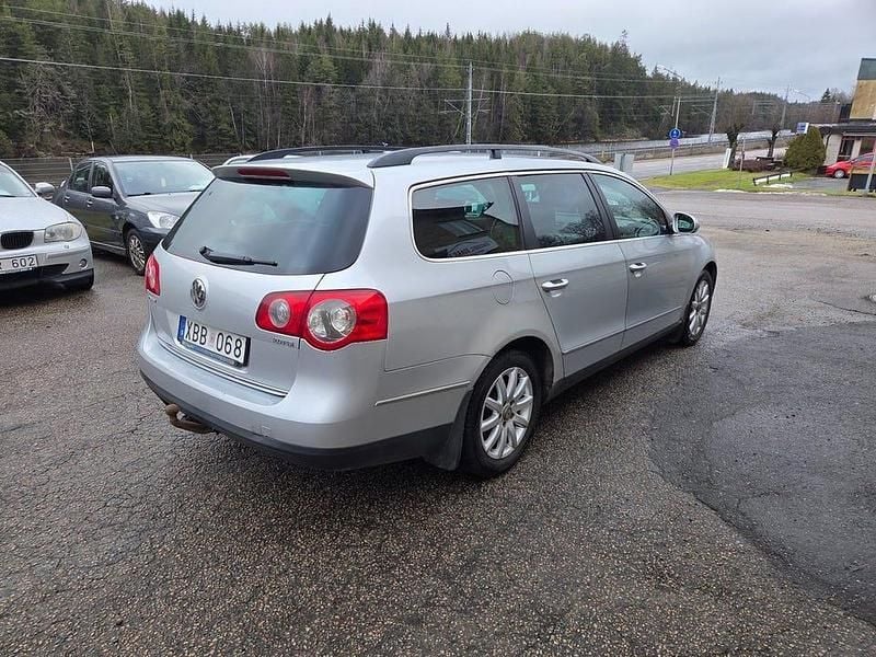 Begagnad VW Passat Comfortline 150 HK (110 kW) 2006 Silver Kombi