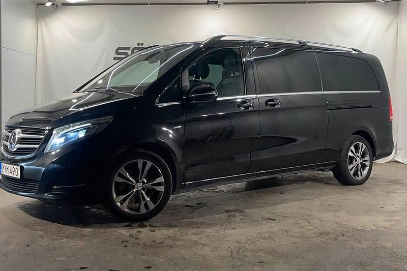 Svart Begagnad 2016 Mercedes V250 Minibuss | 359 900 kr (Marknadspris) - Bild 1/4