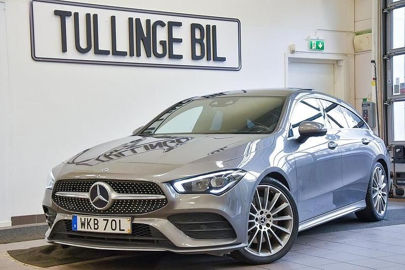 Mörkgrå Begagnad 2019 Mercedes CLA220 Shooting Brake AMG Kombi | 289 900 kr (Marknadspris) - Bild 1/4