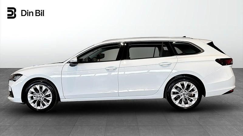 Begagnad Skoda Superb Selection 150 HK (110 kW) 2024 Vit Kombi