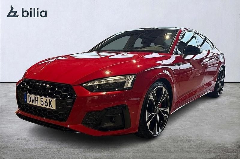 Röd Begagnad 2022 Audi A5 Sportback Competition Halvkombi | 429 900 kr (Bra pris) - Bild 1/3