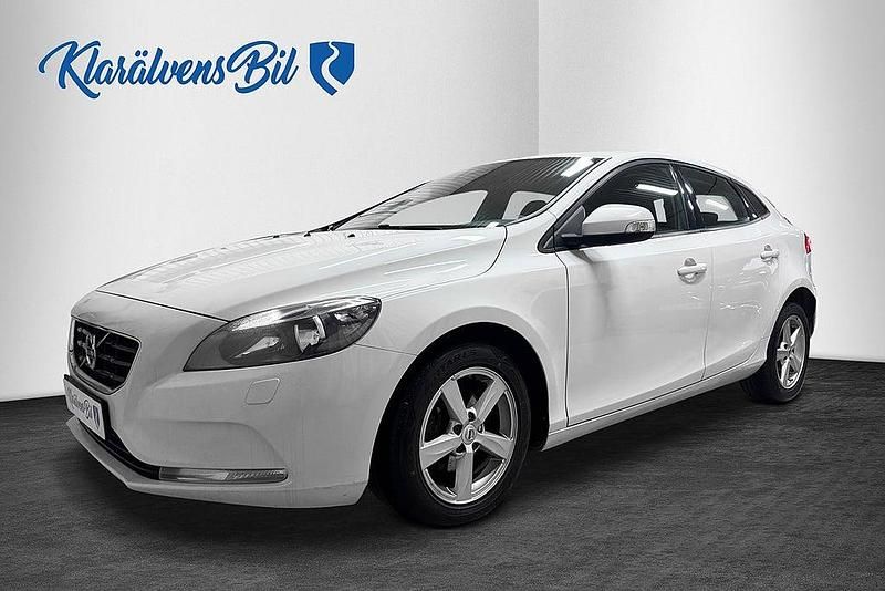 Vit Begagnad 2014 Volvo V40 Kinetic Halvkombi | 79 900 kr (Marknadspris) - Bild 1/4