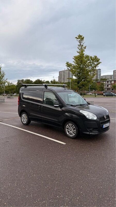 Svart Begagnad 2014 Fiat Doblò Minibuss | 49 000 kr (Lite dyr) - Bild 1/4