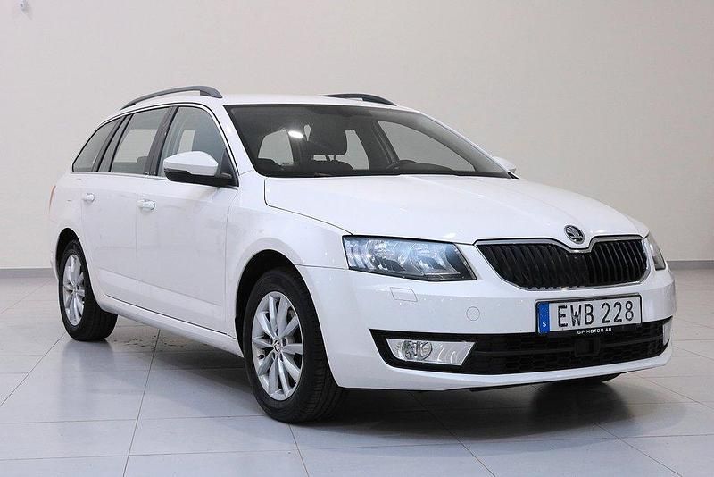 Vit Begagnad 2017 Skoda Octavia Ambition Kombi | 109 900 kr (Bra pris) - Bild 1/4