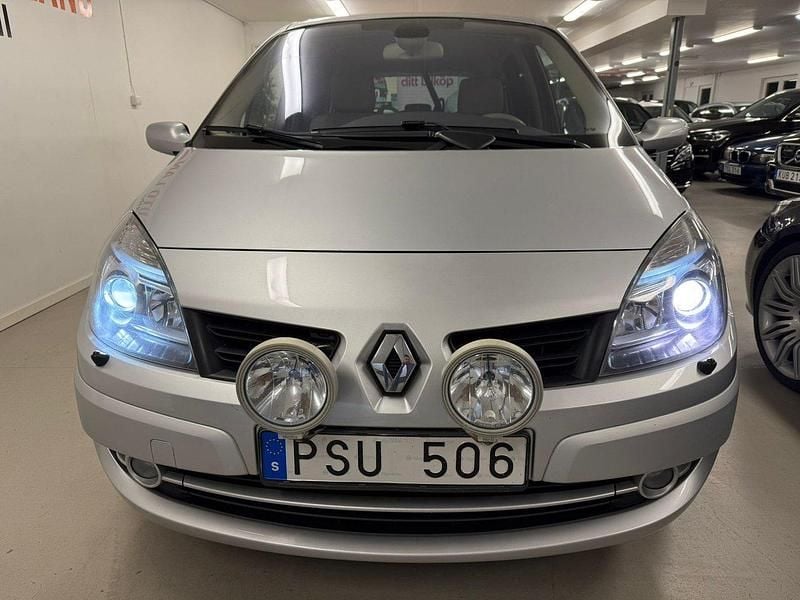 Begagnad Renault Grand Scénic II 163 HK (119 kW) 2007 Ljusgrå Minibuss