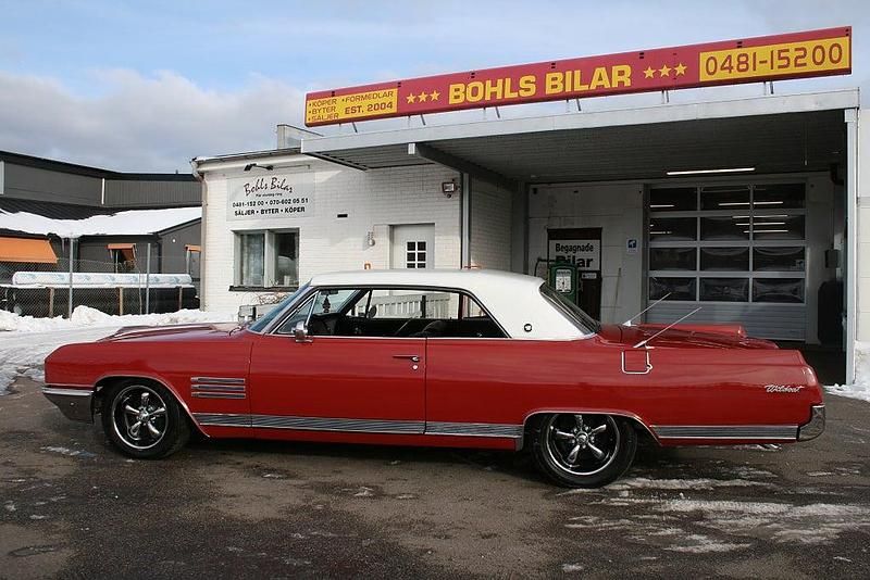 Begagnad Buick Wildcat 330 HK (242 kW) 1964 Mörkröd Sportkupé