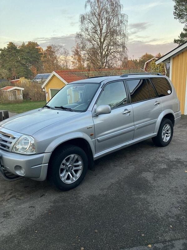 Silver Begagnad 2004 Suzuki Grand Vitara SUV | 45 000 kr - Bild 1/4