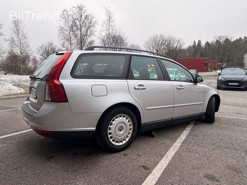 Begagnad Volvo V50 125 HK (91 kW) 2008 Ljusgrå Kombi