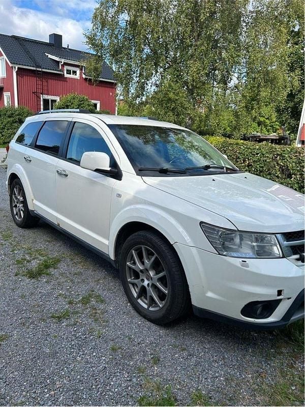Vit Begagnad 2012 Fiat Freemont SUV | 35 000 kr (Superpris) - Bild 1/3