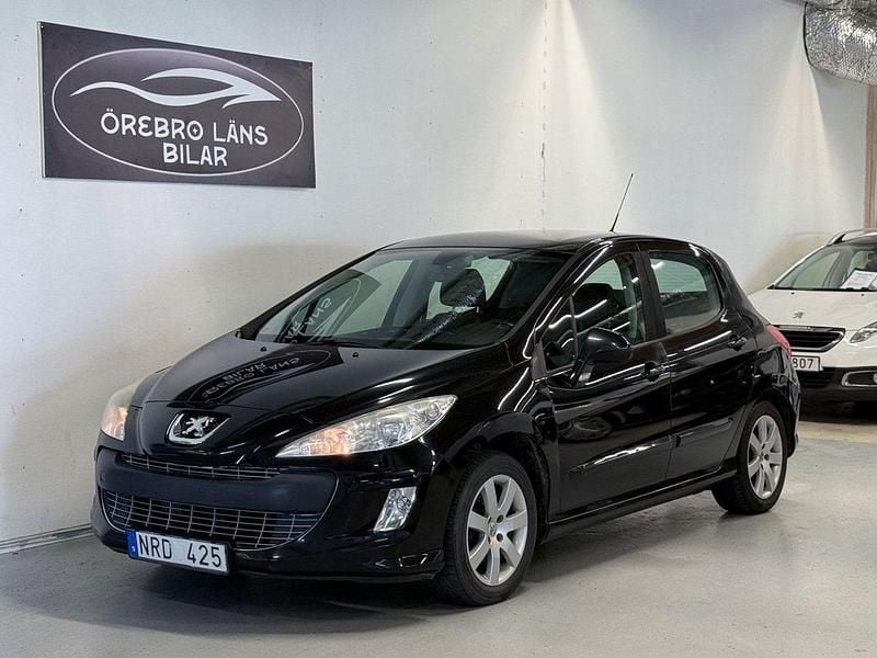 Svart Begagnad 2010 Peugeot 308 Halvkombi | 39 900 kr (Marknadspris) - Bild 1/4