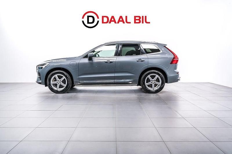 Grå Begagnad 2023 Volvo XC60 Core SUV | 414 700 kr (Superpris) - Bild 1/4