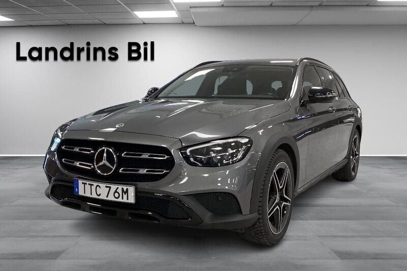 Grå Begagnad 2022 Mercedes E220 Kombi | 499 000 kr (Dyr) - Bild 1/4