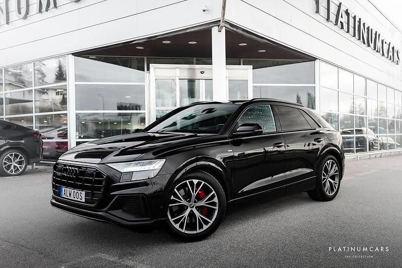 Svart Begagnad 2023 Audi Q8 S-Line SUV | 699 000 kr - Bild 1/4