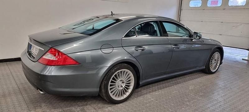 Begagnad Mercedes CLS350 292 HK (214 kW) 2009 Grå Sportkupé