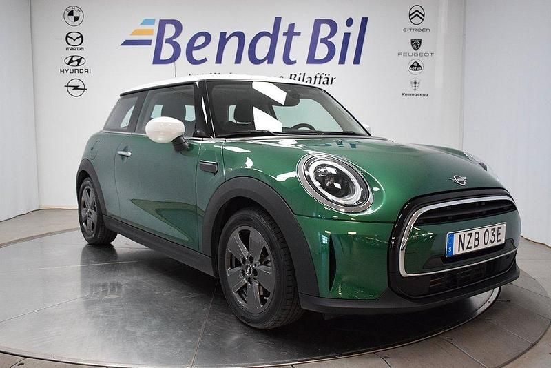 Svart Begagnad 2022 Mini Cooper Halvkombi | 234 500 kr (Marknadspris) - Bild 1/3