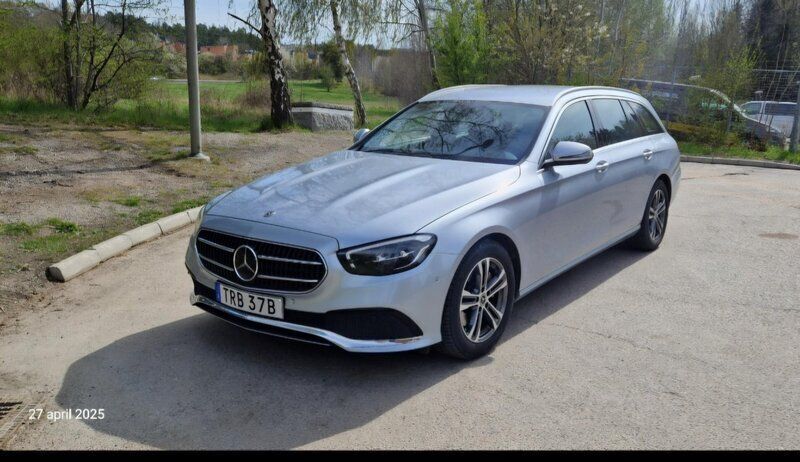 Silver Begagnad 2021 Mercedes E200 Avantgarde Kombi | 314 000 kr (Marknadspris) - Bild 1/4